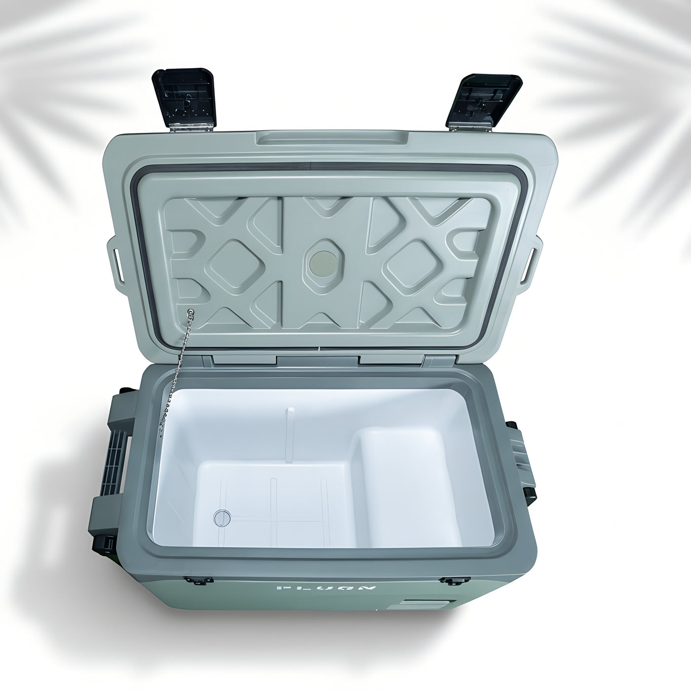 FR42i portable fridge freezer with large capacity to stock food, snacks and drinks.